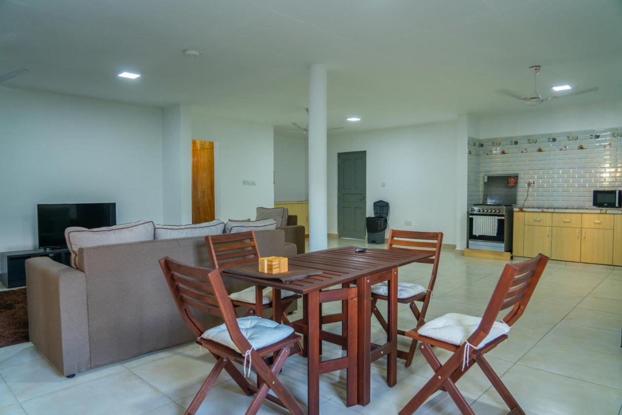 E&E Self Catering Hotel Beau Vallon  Buitenkant foto